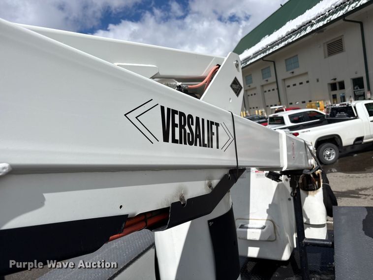 image for item EU8648 2012 Dodge 5500 bucket truck