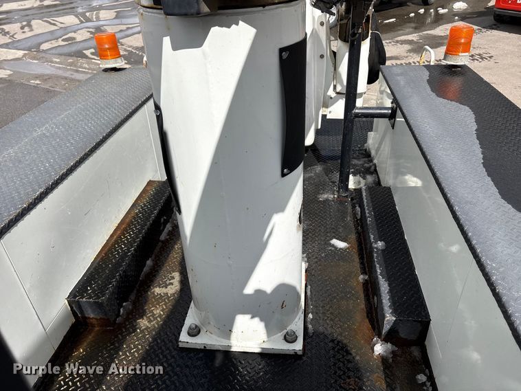 image for item EU8648 2012 Dodge 5500 bucket truck