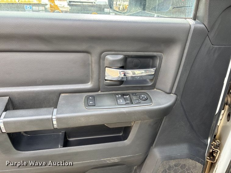 image for item EU8648 2012 Dodge 5500 bucket truck