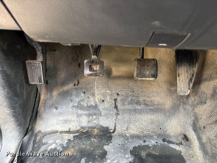 image for item EU8648 2012 Dodge 5500 bucket truck