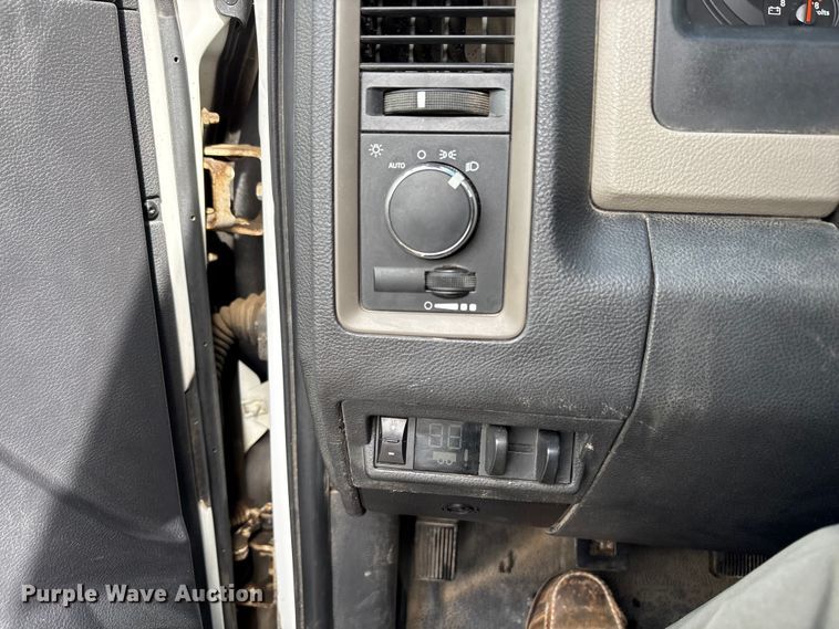 image for item EU8648 2012 Dodge 5500 bucket truck