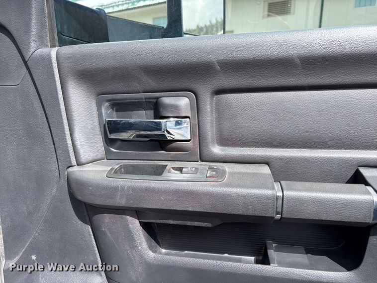 image for item EU8648 2012 Dodge 5500 bucket truck