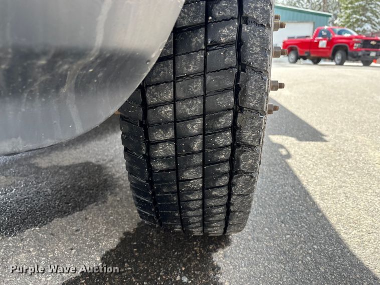 image for item EU8648 2012 Dodge 5500 bucket truck