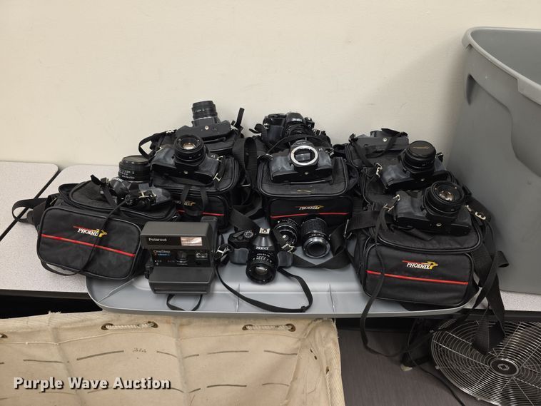 image for item EV2069 (10) cameras