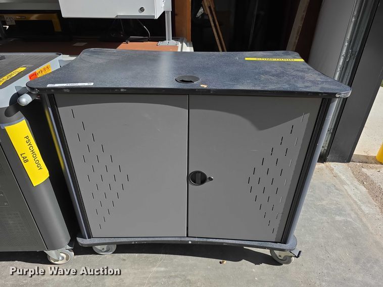 image for item EV2073 Charging stations