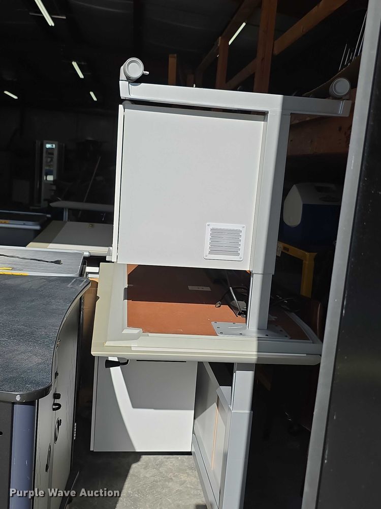image for item EV2073 Charging stations