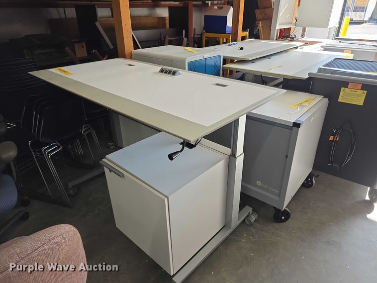 image for item EV2073 Charging stations