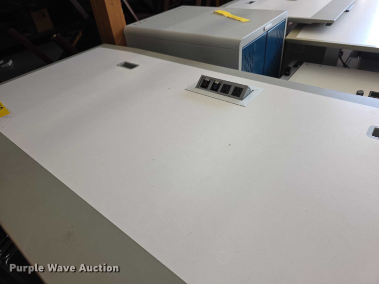 image for item EV2073 Charging stations