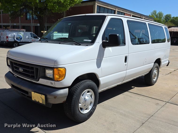 image for item EV2087 2005 Ford E350 van