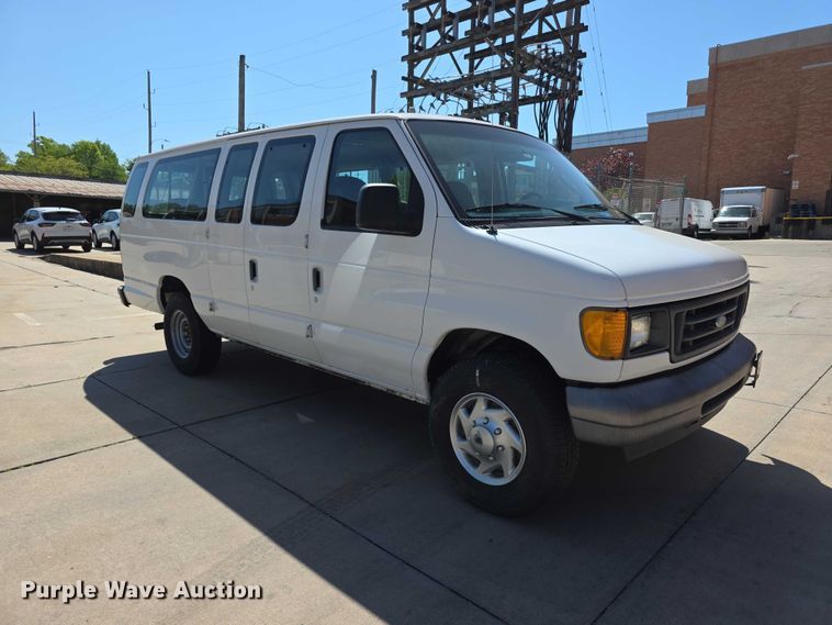 image for item EV2087 2005 Ford E350 van