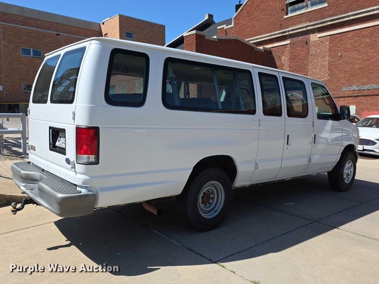 image for item EV2087 2005 Ford E350 van