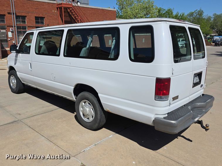 image for item EV2087 2005 Ford E350 van