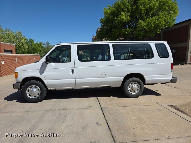 image for item EV2087 2005 Ford E350 van
