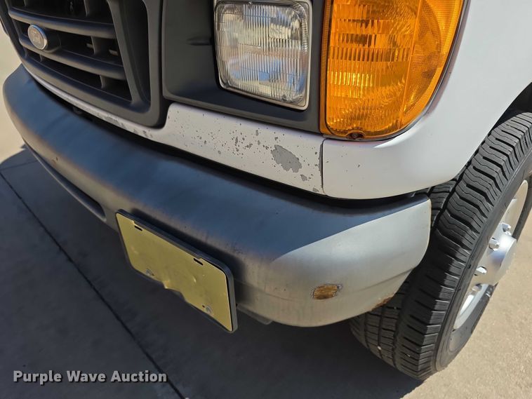 image for item EV2087 2005 Ford E350 van