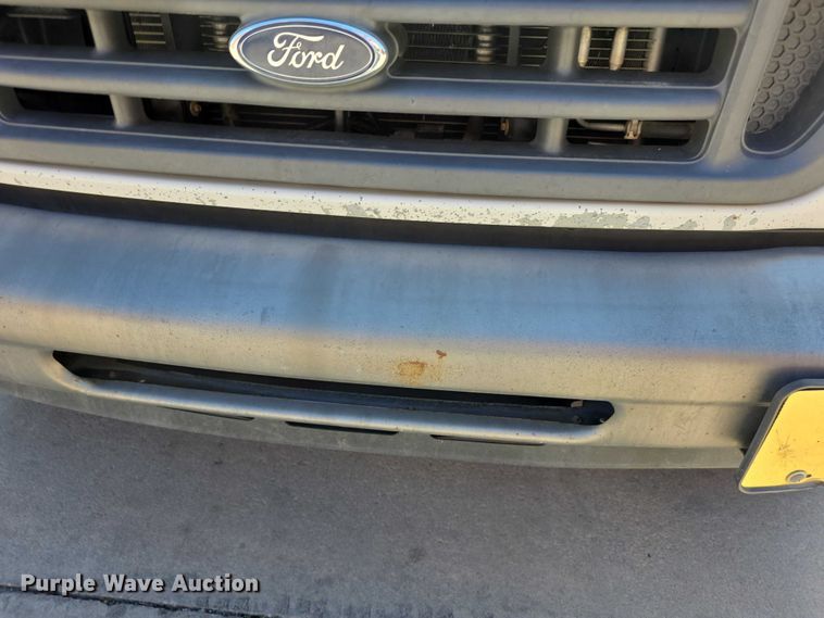 image for item EV2087 2005 Ford E350 van