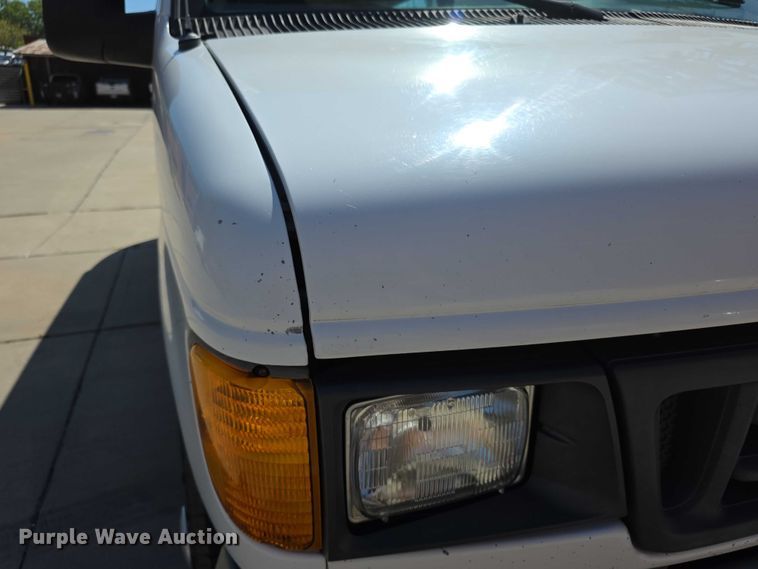 image for item EV2087 2005 Ford E350 van