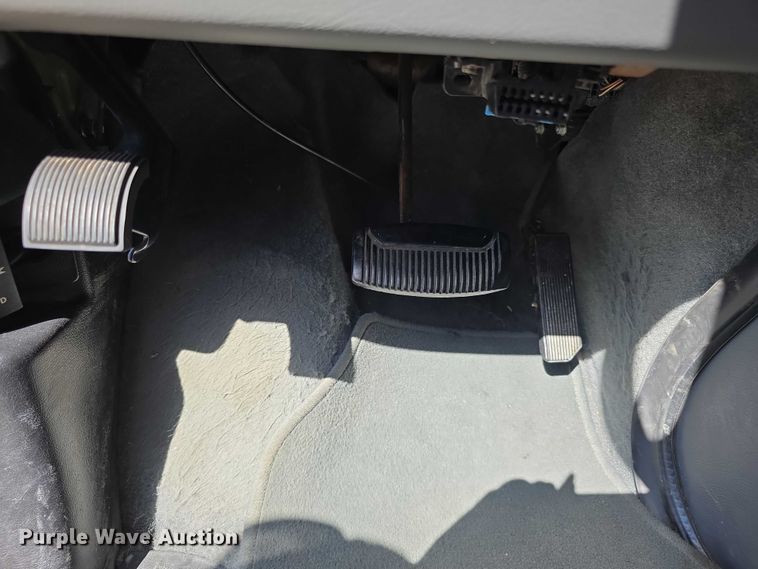 image for item EV2087 2005 Ford E350 van