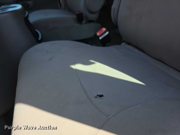 image for item EV2087 2005 Ford E350 van