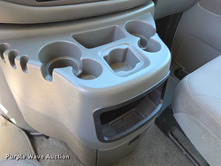 image for item EV2087 2005 Ford E350 van