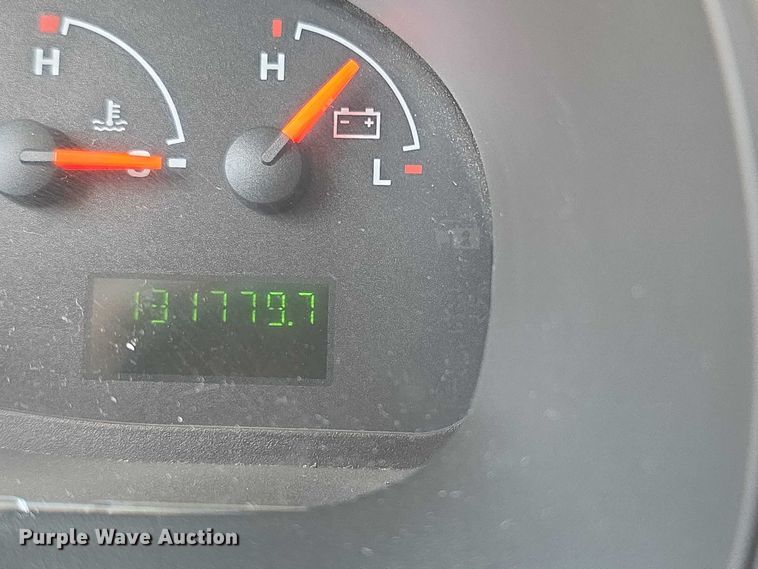 image for item EV2087 2005 Ford E350 van