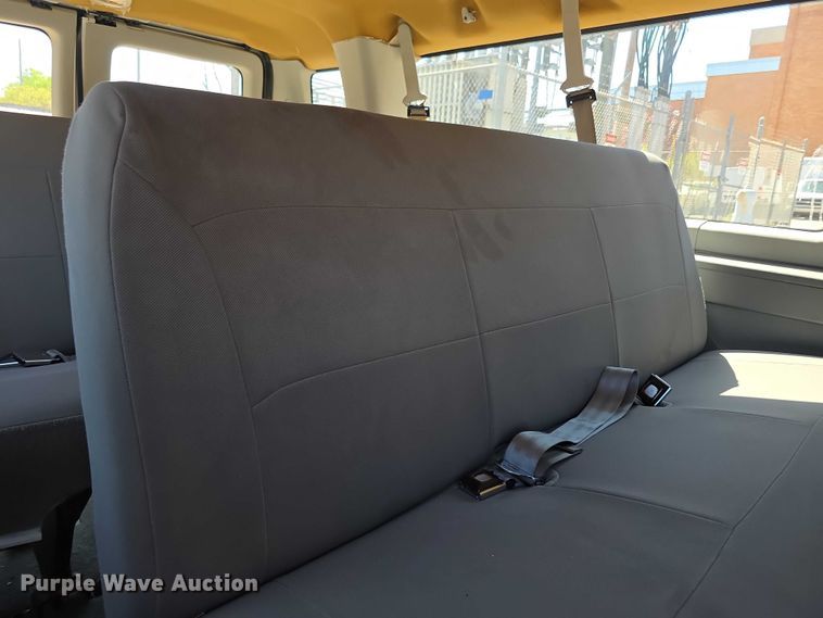 image for item EV2087 2005 Ford E350 van