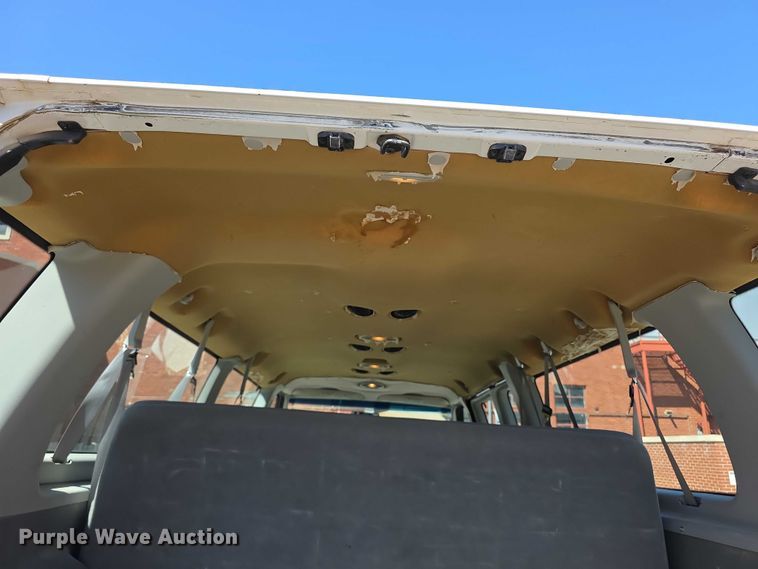image for item EV2087 2005 Ford E350 van