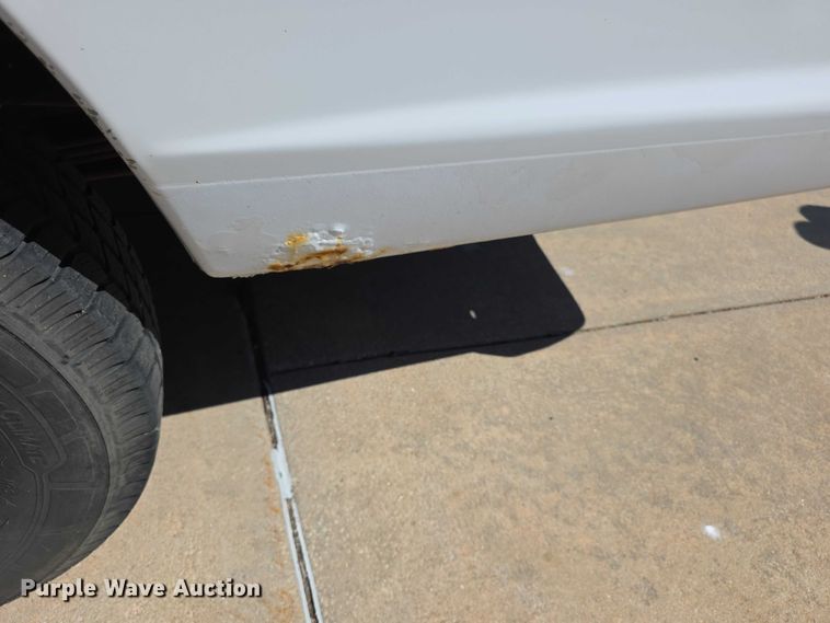 image for item EV2087 2005 Ford E350 van