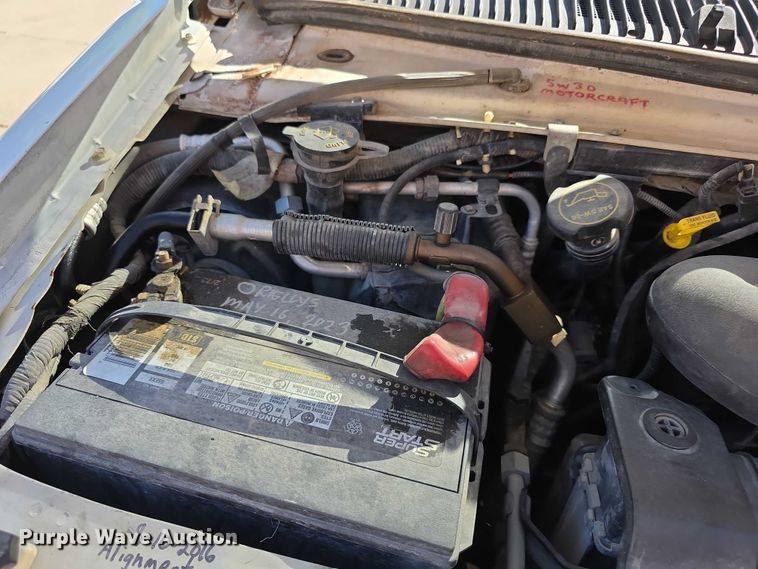 image for item EV2087 2005 Ford E350 van