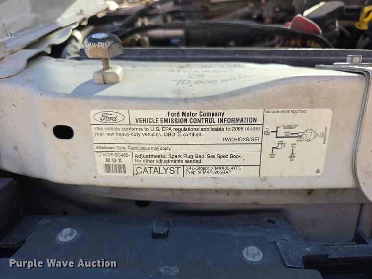 image for item EV2087 2005 Ford E350 van