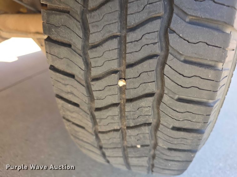 image for item EV2087 2005 Ford E350 van