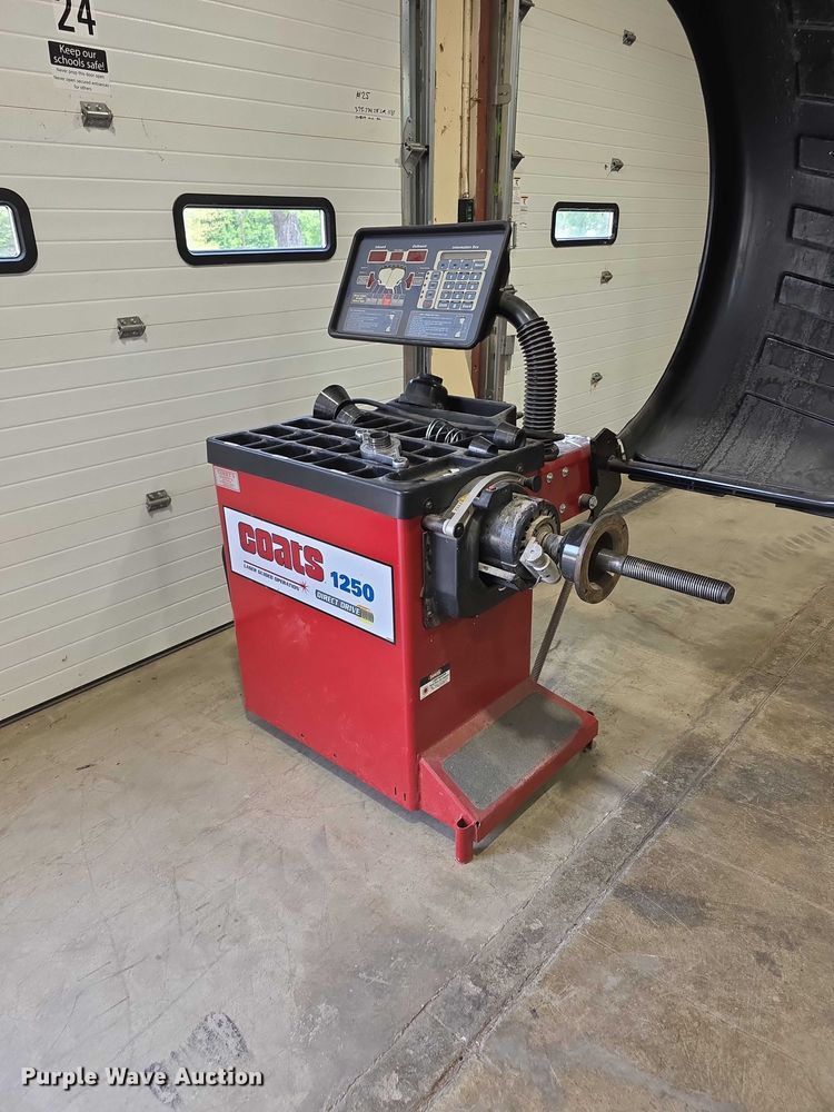 image for item EV2094 Coats 1250 tire machine