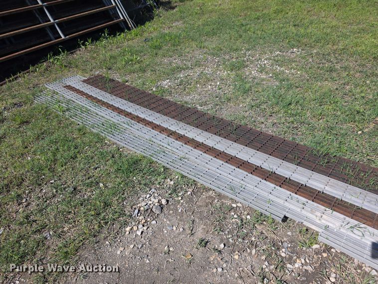 image for item EV2144 Metal siding/roofing
