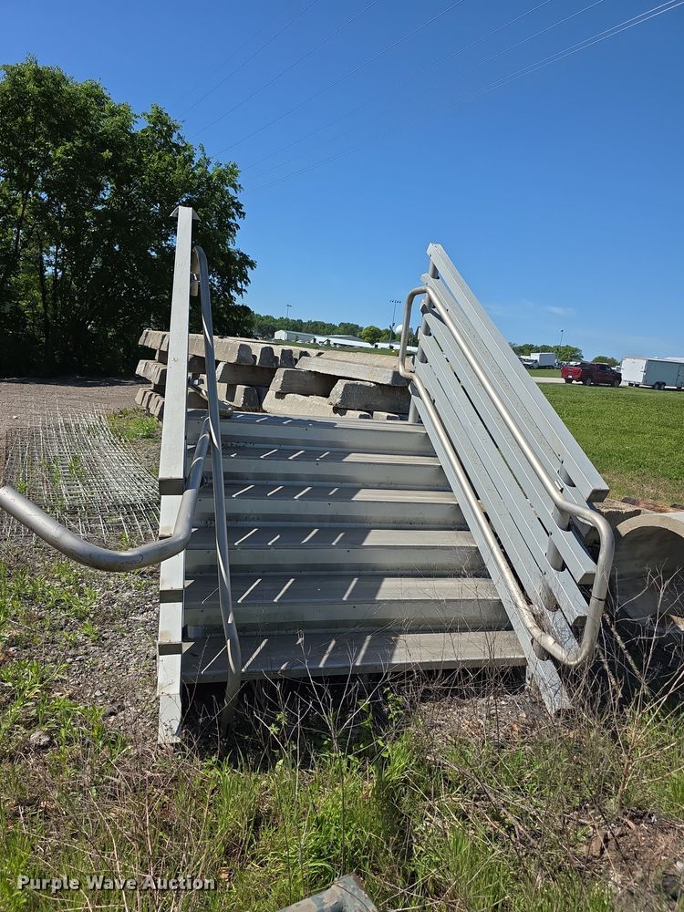 image for item EV2149 Alum-A-Stand  stair case