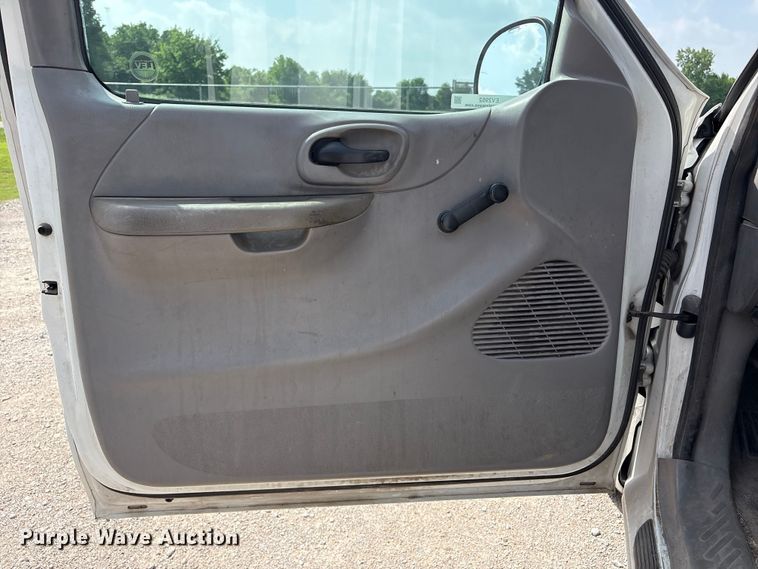 image for item EV2952 2000 Ford F150 pickup truck