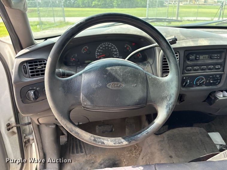 image for item EV2952 2000 Ford F150 pickup truck
