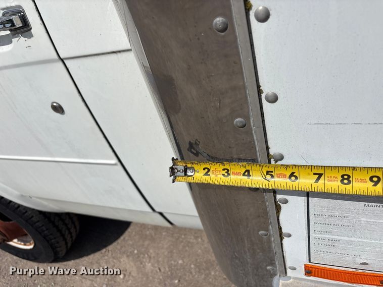 image for item EV2953 1992 Chevrolet G30 box truck