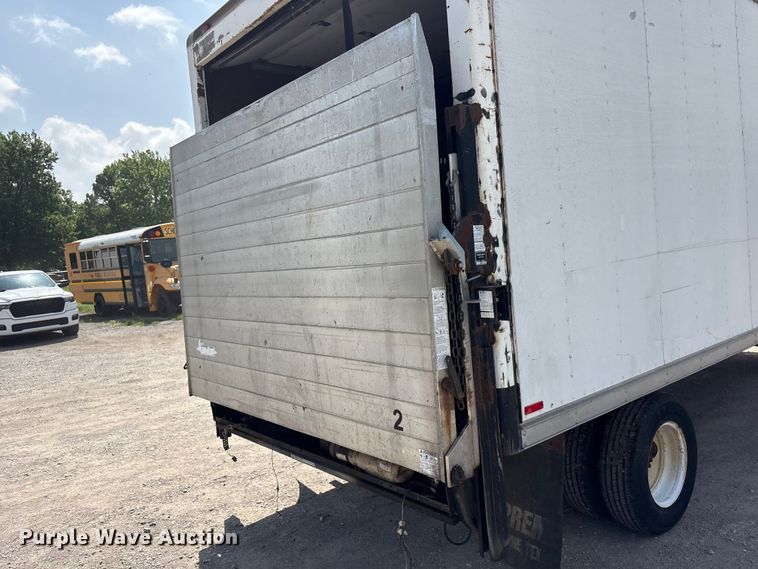 image for item EV2953 1992 Chevrolet G30 box truck