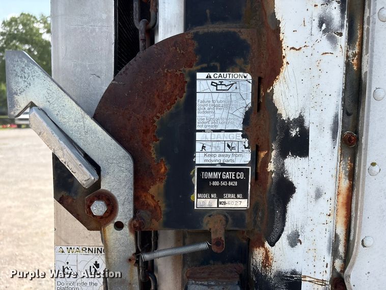 image for item EV2953 1992 Chevrolet G30 box truck