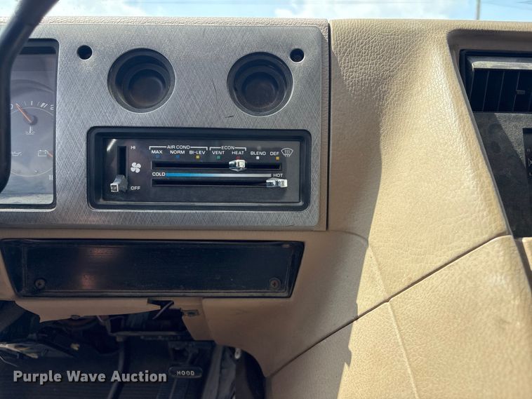 image for item EV2953 1992 Chevrolet G30 box truck
