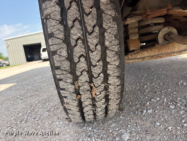 image for item EV2953 1992 Chevrolet G30 box truck