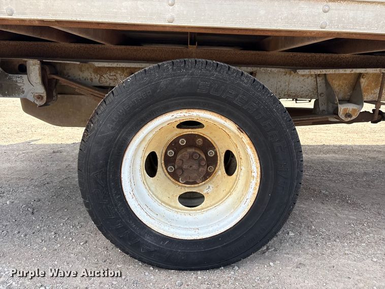 image for item EV2953 1992 Chevrolet G30 box truck