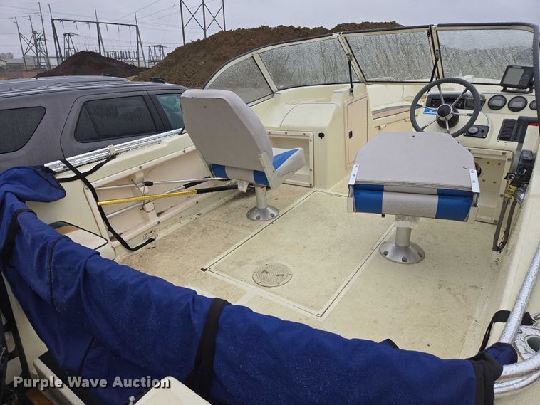 image for item EV5769 Pro Sports 2000 Sport DC boat