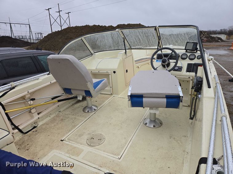 image for item EV5769 Pro Sports 2000 Sport DC boat