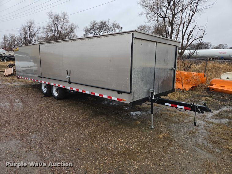 image for item EV5770 2004 Toolmaster enclosed cargo trailer