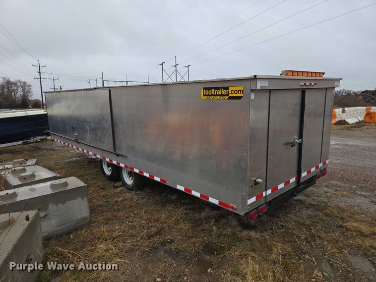 image for item EV5770 2004 Toolmaster enclosed cargo trailer