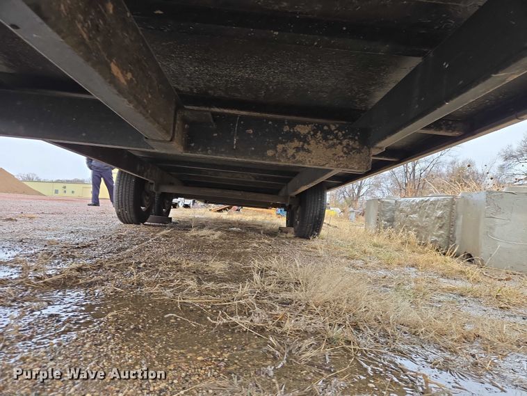 image for item EV5770 2004 Toolmaster enclosed cargo trailer