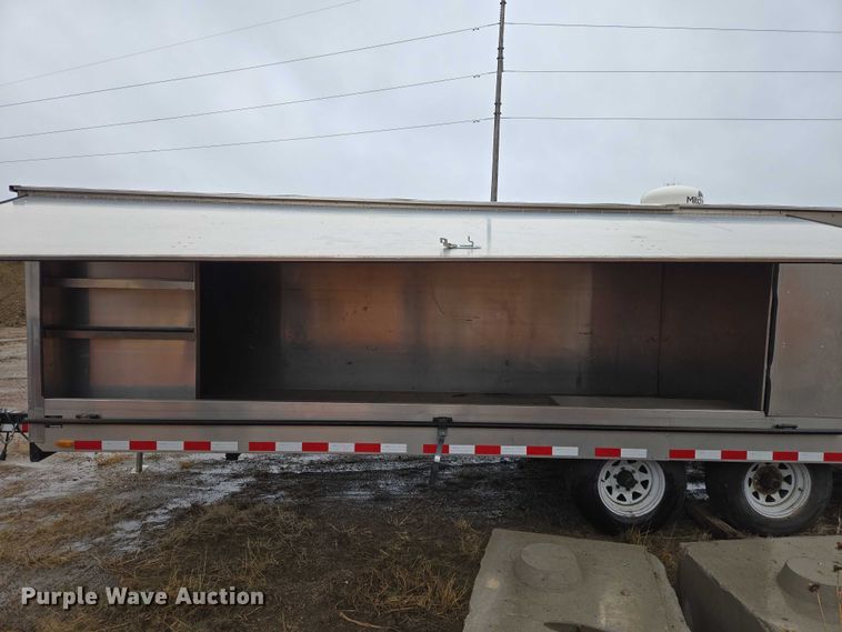 image for item EV5770 2004 Toolmaster enclosed cargo trailer