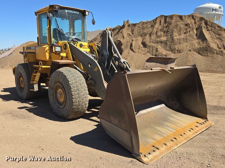 image for item EV5849 2000 Volvo L90D wheel loader