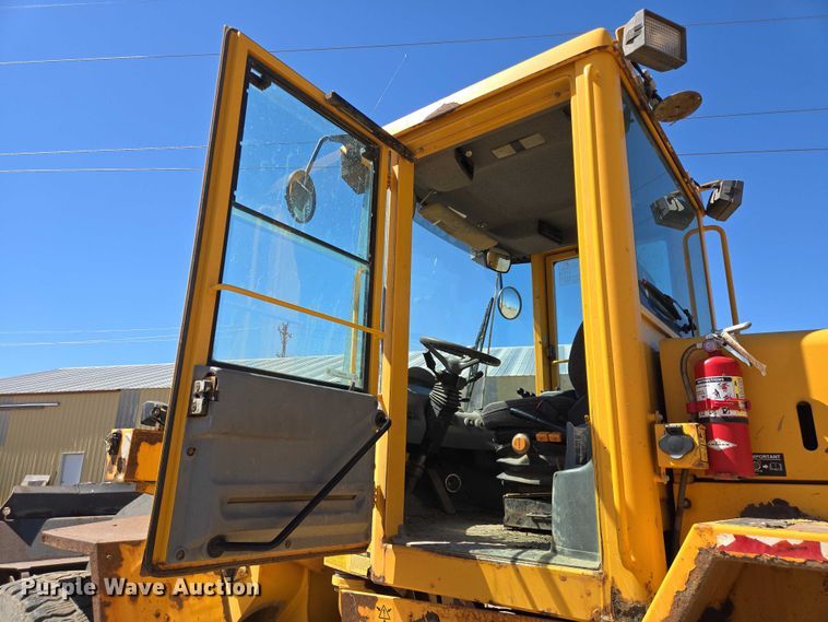 image for item EV5849 2000 Volvo L90D wheel loader