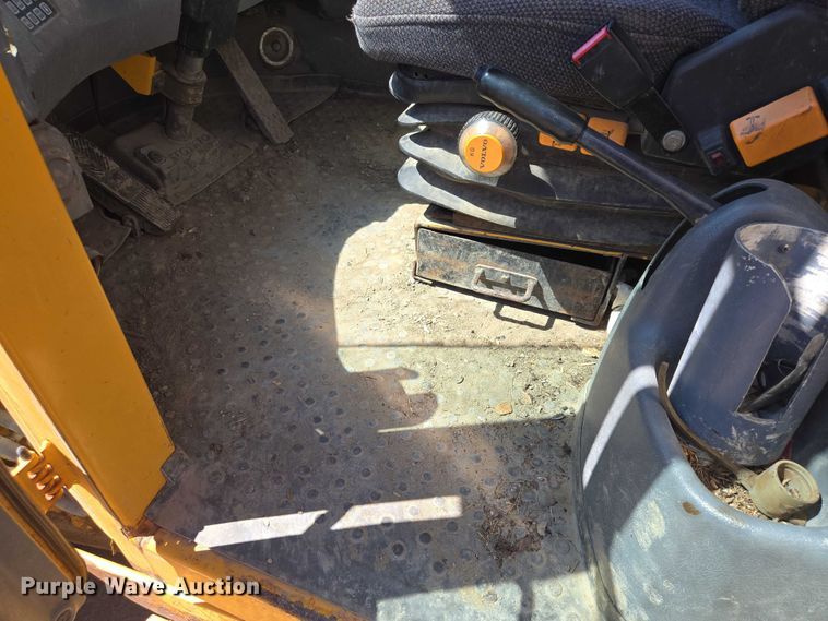 image for item EV5849 2000 Volvo L90D wheel loader